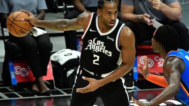 也在禁区拥 也在禁区拥