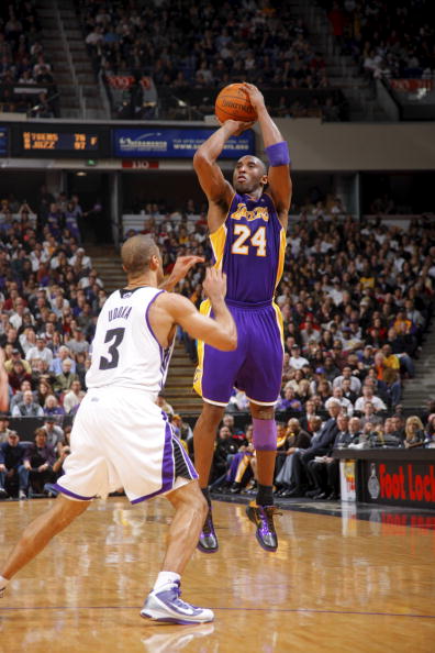 与背飞牵制 与背飞牵制