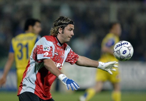 扩军至32 扩军至32